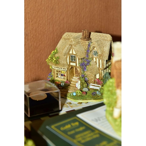 378 - FIFTEEN BOXED LILLIPUT LANE COLLECTORS FREE GIFT/SYMBOL MEMBERSHIP SCULPTURES, all with deeds, 'Pett... 