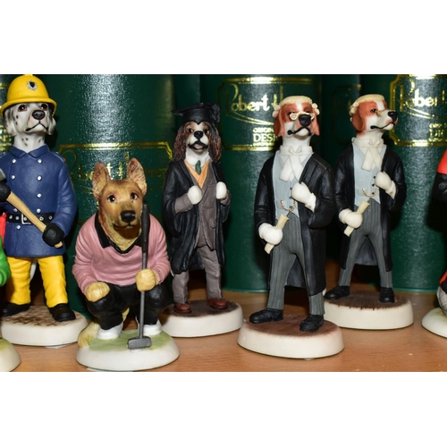 389 - SEVENTEEN ROBERT HARROP DOG SCULPTURES, mostly Country Companions and with boxes, comprising 'Labrad... 