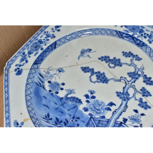 390 - A LATE 18TH/EARLY 19TH CENTURY CHINESE EXPORT BLUE AND WHITE OCTAGONAL PLATTER, extensive damage and... 