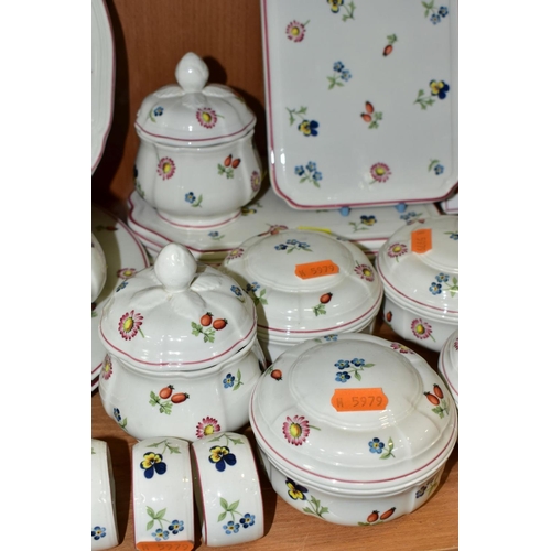 424 - VILLEROY & BOCH 'PETITE FLEUR' TRINKET AND TABLEWARES, ETC, comprising boxed tea kettle, candle hold... 