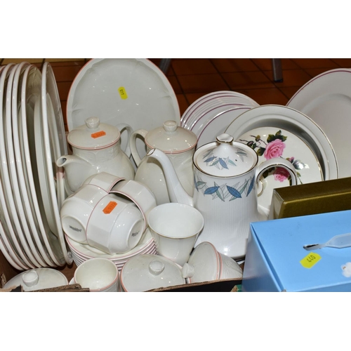 440 - THREE BOXES AND LOOSE CERAMICS, GLASS AND ORNAMENTS ETC, to include Villeroy & Boch 'Cortina' tea/di... 