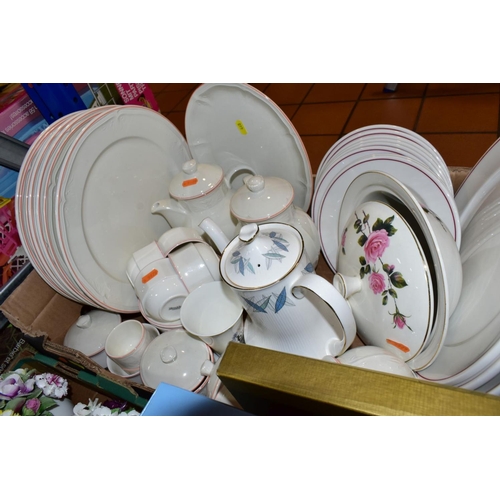 440 - THREE BOXES AND LOOSE CERAMICS, GLASS AND ORNAMENTS ETC, to include Villeroy & Boch 'Cortina' tea/di... 