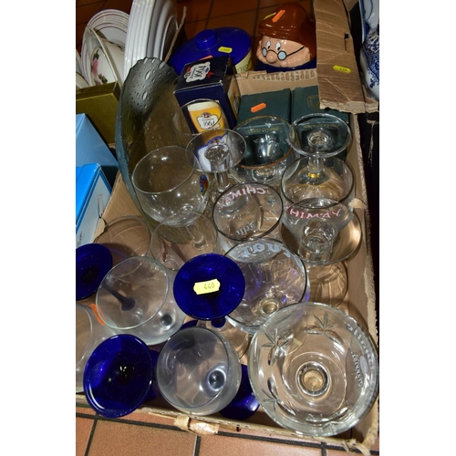 440 - THREE BOXES AND LOOSE CERAMICS, GLASS AND ORNAMENTS ETC, to include Villeroy & Boch 'Cortina' tea/di... 