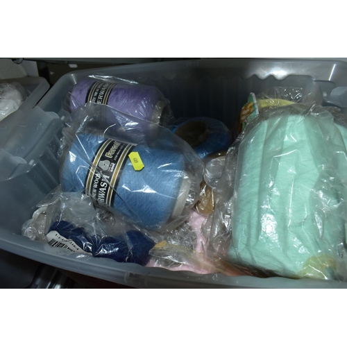 489 - SIX PLASTIC BOXES OF ASSORTED SPOOLS OF WOOL AND ACRYLIC, full and part spools, assorted colours, (6... 