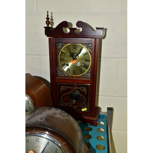 495 - CLOCKS AND METALWARES, to include Smiths chiming mantel clock, winds and chimes, runs briefly, highl... 