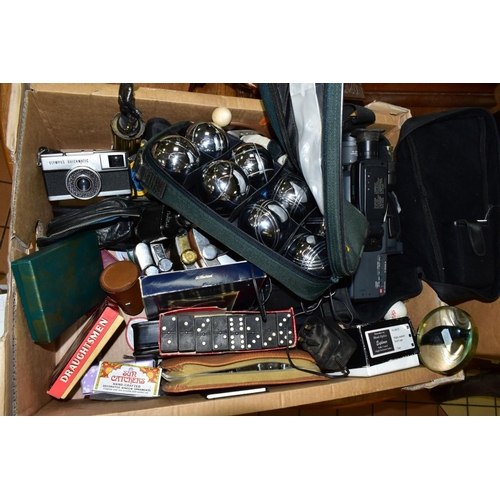 523 - A BOX OF SUNDRY ITEMS, to include Olympus Quickmastic Camera, five hip flasks, cased set of Boules, ... 