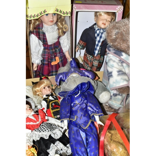 529 - A QUANTITY OF BOXED AND UNBOXED COLLECTORS DOLLS AND SOFT TOYS, to include boxed items from the Wind... 