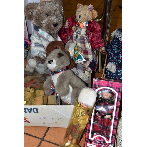 529 - A QUANTITY OF BOXED AND UNBOXED COLLECTORS DOLLS AND SOFT TOYS, to include boxed items from the Wind... 