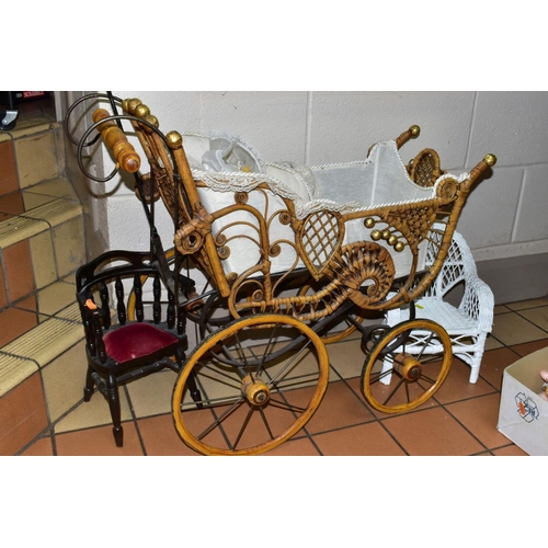 531 - A MODERN REPRODUCTION DOLLS PRAM, with integral lace parasol, complete and in fairly good condition,... 