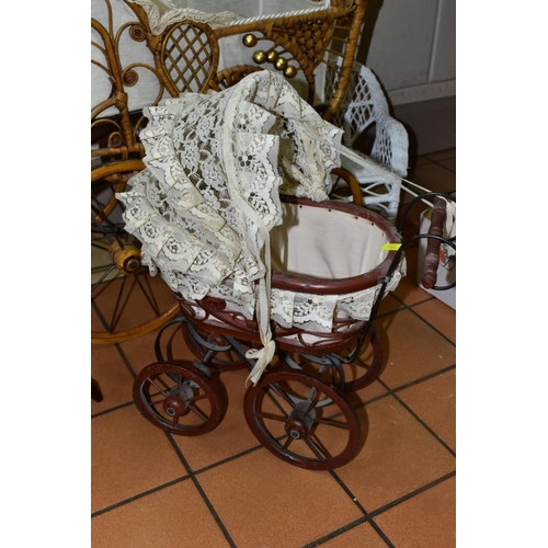 531 - A MODERN REPRODUCTION DOLLS PRAM, with integral lace parasol, complete and in fairly good condition,... 