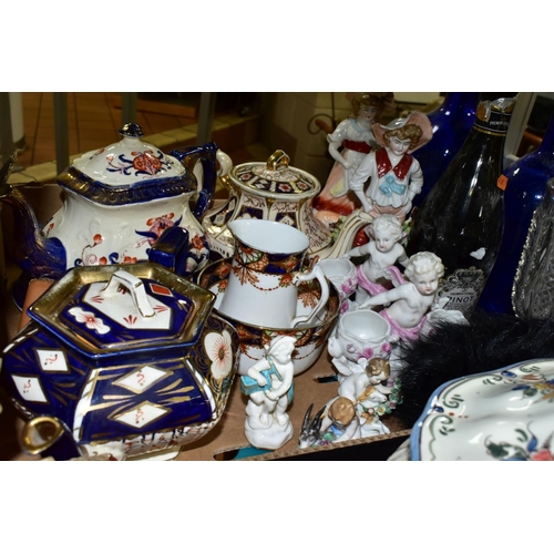 541 - A BOX AND LOOSE CERAMICS, etc, including a Royal Goedewaagen twin handled tureen and cover, Imari de... 