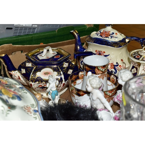 541 - A BOX AND LOOSE CERAMICS, etc, including a Royal Goedewaagen twin handled tureen and cover, Imari de... 