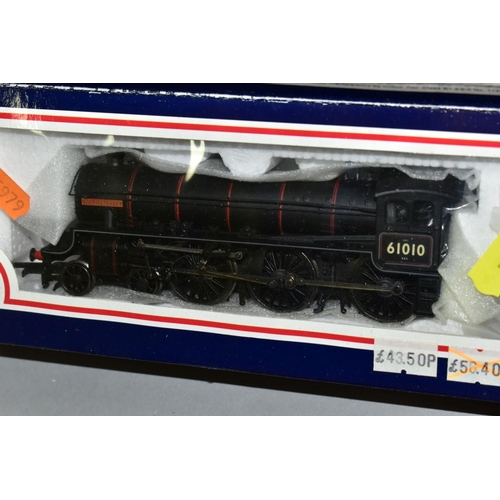 568 - TWO BOXED BACHMANN 00 GAUGE LOCOMOTIVES, A4 class 'Union of South Africa' No 60009, B.R. green liver... 