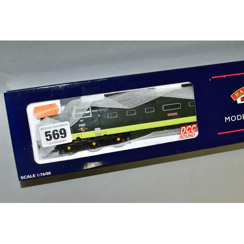 569 - A BOXED BACHMANN 00 GAUGE CLASS 55 DELTIC LOCOMOTIVE, 'Pinza' No D9007, B.R. two tone green livery (... 