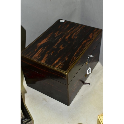 586 - A COROMANDEL WOOD LADIES VANITY BOX BY ASPREY OF LONDON, the hinged lid opens to reveal a lift out t... 