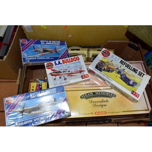 623 - A QUANTITY OF ASSORTED OO GAUGE MODEL RAILWAY ITEMS, to include unboxed Lima class 43 High Speed Tra... 