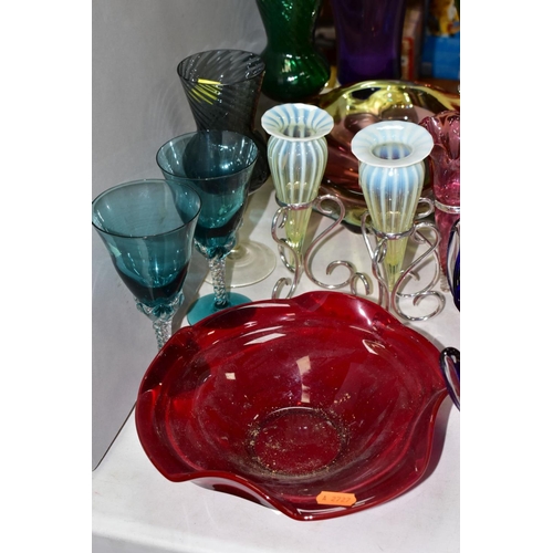 624 - DECORATIVE GLASS to include Murano? Lobster claw vase, height approximate 48cm, SK10 Union Wrythen &... 