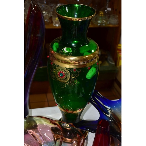 624 - DECORATIVE GLASS to include Murano? Lobster claw vase, height approximate 48cm, SK10 Union Wrythen &... 