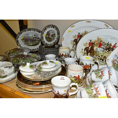 644 - A GROUP OF HUNTING SCENE TABLEWARES, to include Regency teaset (cake/sandwich plate, milk jug, sugar... 