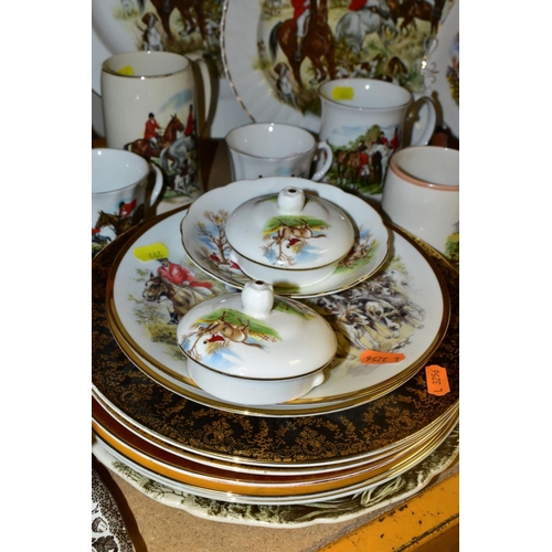 644 - A GROUP OF HUNTING SCENE TABLEWARES, to include Regency teaset (cake/sandwich plate, milk jug, sugar... 