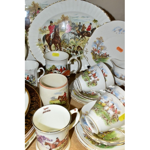 644 - A GROUP OF HUNTING SCENE TABLEWARES, to include Regency teaset (cake/sandwich plate, milk jug, sugar... 