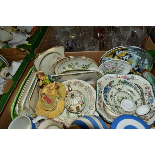 647 - SEVEN BOXES AND LOOSE CERAMICS AND GLASSWARES, to include blue and white 'Willow' tablewares (variou... 