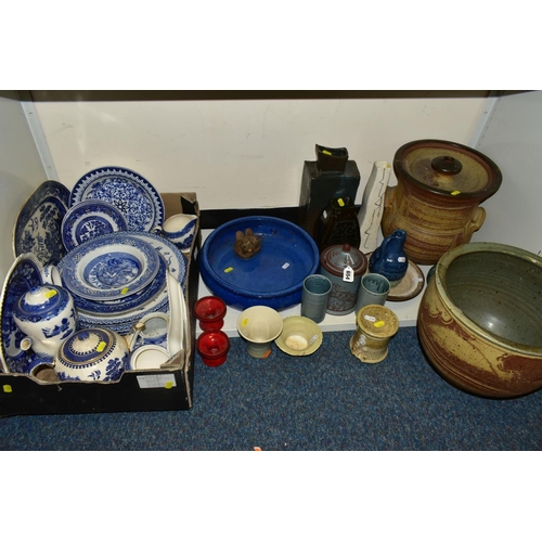 654 - A GROUP OF STUDIO POTTERY AND BLUE AND WHITE CERAMICS, etc, to include tobacco jar, inside press and... 