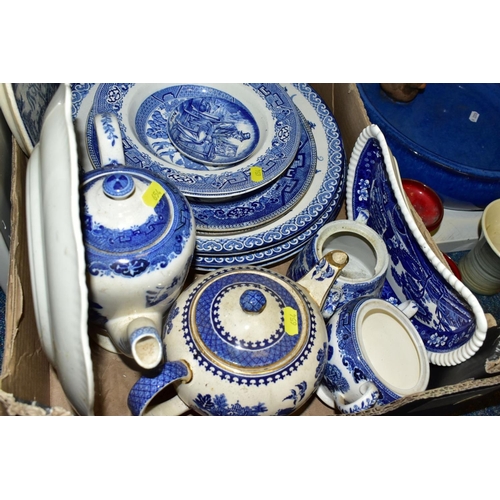 654 - A GROUP OF STUDIO POTTERY AND BLUE AND WHITE CERAMICS, etc, to include tobacco jar, inside press and... 