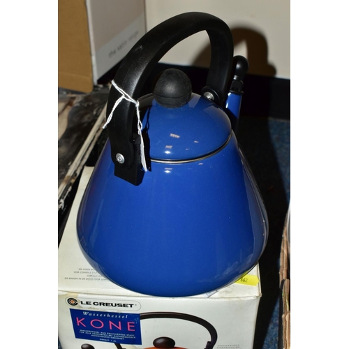 662 - A LE CREUSET 'KONE' STOVE TOP KETTLE IN BOX, in unused condition, in blue