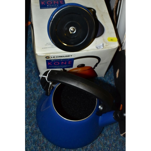 662 - A LE CREUSET 'KONE' STOVE TOP KETTLE IN BOX, in unused condition, in blue