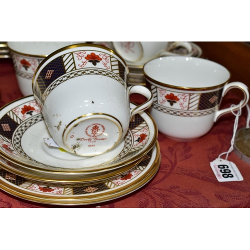 698 - A ROYAL CROWN DERBY 'DERBY BORDER' PATTERN PART DINNER SERVICE, comprising six tea cups, six saucers... 