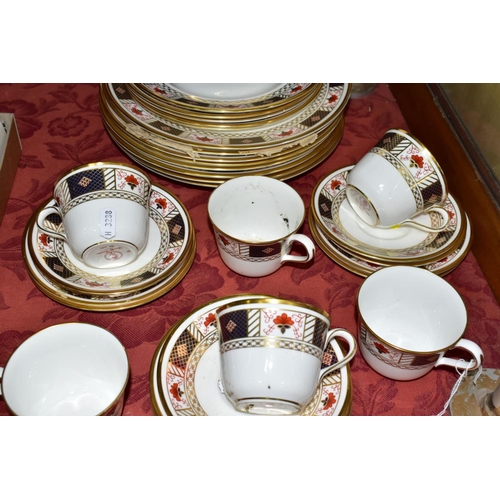 698 - A ROYAL CROWN DERBY 'DERBY BORDER' PATTERN PART DINNER SERVICE, comprising six tea cups, six saucers... 