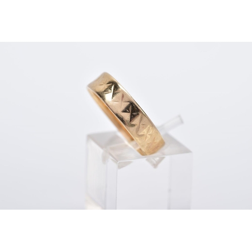 7 - A 9CT GOLD BAND, engraved cross pattern all round, hallmarked 9ct gold Birmingham, ring size Q½, app... 