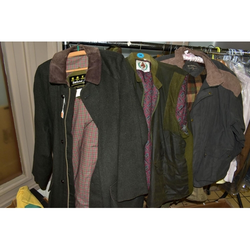 705 - A QUANTITY OF GENTLEMAN'S SHOOTING JACKETS, WAISTCOATS, GILETS, JACKETS, FLAT CAPS, etc, the coats a... 