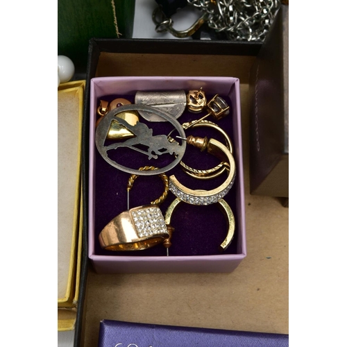 77 - A BOX OF ASSORTED COSTUME JEWELLERY, to include necklaces, earrings, rings, brooches in various form... 