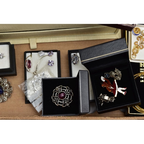 79 - AN ASSORTMENT OF WHITE METAL JEWELLERY AND A JEWELLERY BOX WITH COSTUME JEWELLERY, to include a vari... 