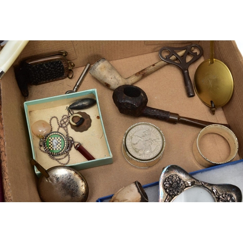 85 - A CANTEEN OF CUTLERY AND A BOX OF MISCELLANEOUS ITEMS, the incomplete canteen filled a variety of st... 