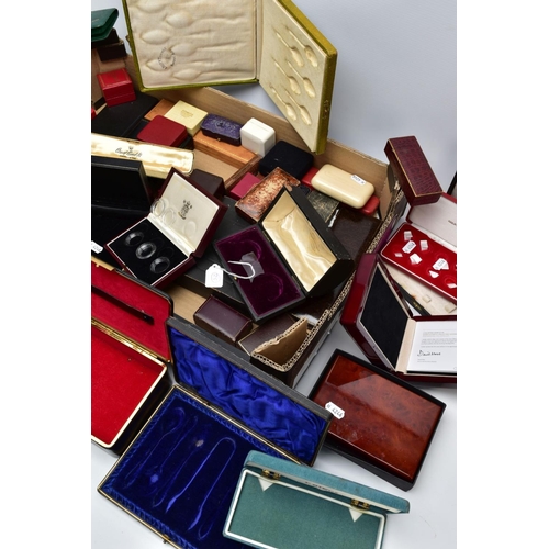 86 - A QUANTITY OF VARIOUS EMPTY BOXES, such as wooden medal boxes, coin boxes, various jewellery boxes, ... 