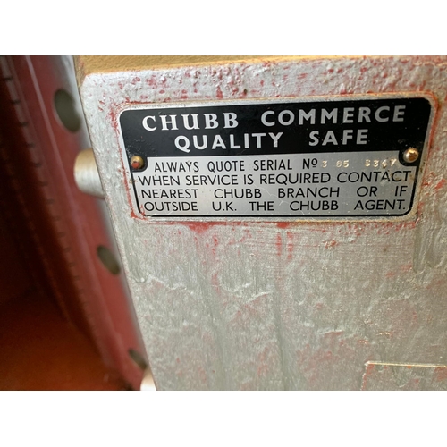 1023 - A LARGE VINTAGE CHUBB SAFE, serial No.3 65 5347 with one key, width 61cm x depth 71cm x height 79cm ... 