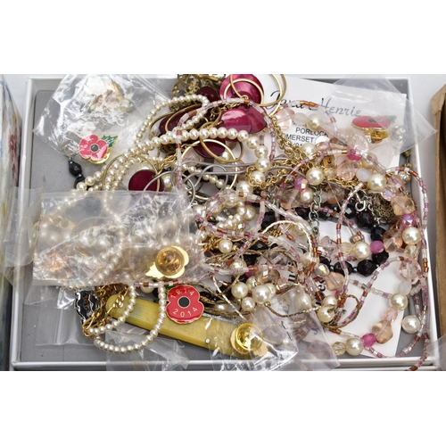 101 - A BOX OF MISCELLANEOUS ITEMS, to include a cased white metal pendant necklace stamped 925, a variety... 