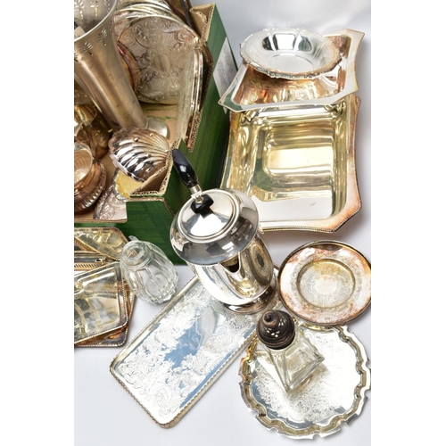 118 - A BOX OF WHITE METAL WARE, to include an EPNS wooden handled food warmer, a variety of silver plated... 