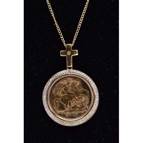 61 - A MOUNTED HALF SOVEREIGN PENDANT NECKLACE, the 2007 22ct gold half sovereign within a single cut dia... 