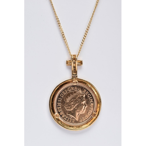 61 - A MOUNTED HALF SOVEREIGN PENDANT NECKLACE, the 2007 22ct gold half sovereign within a single cut dia... 