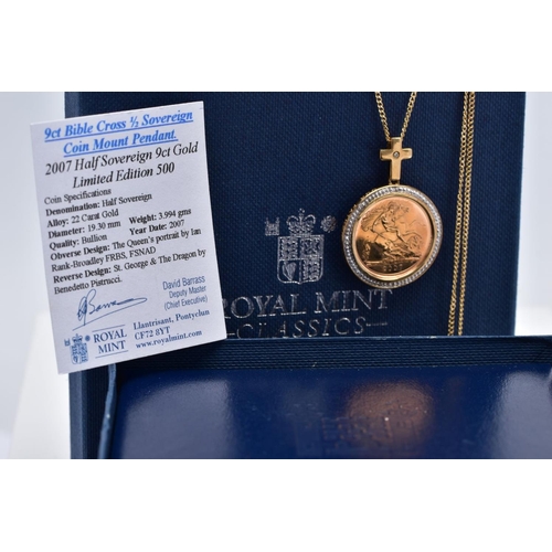 61 - A MOUNTED HALF SOVEREIGN PENDANT NECKLACE, the 2007 22ct gold half sovereign within a single cut dia... 