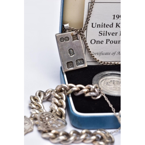 104 - A BAG OF ASSORTED JEWELLERY, to include a silver wide hinged bangle, engraved with a floral design, ... 