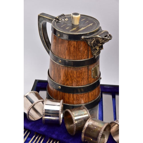 115 - A BOX OF ASSORTED FLATWARE AND ITEMS, to include a twenty four piece canteen of fish knives and fork... 