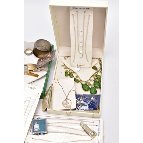 116 - A BOX OF ASSORTED ITEMS, to include a metal sovereign case, a burgundy and silver lidded 'Parker' fo... 