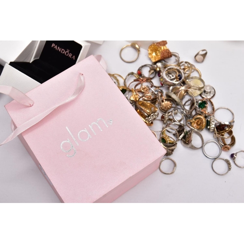 120 - A SELECTION OF ITEMS, to include a white metal pendant necklace, the pendant in the form of a letter... 