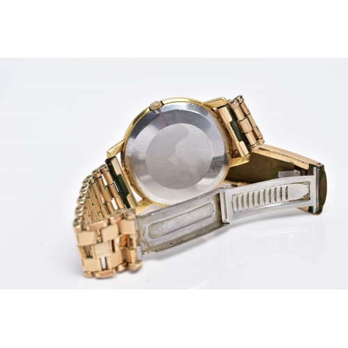 20 - A GENTS 'OMEGA' WRISTWATCH, hand wound movement, round silver dial signed 'Omega', baton markers, go... 