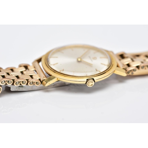 20 - A GENTS 'OMEGA' WRISTWATCH, hand wound movement, round silver dial signed 'Omega', baton markers, go... 